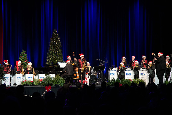 Sound Alliance and Vocal Union perform Swinging Christmas in the Hart Gym.