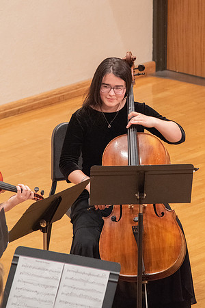 Students of Sue Neimoyer and R. Michael Wahlquist performed at the Snow Recital Hall.