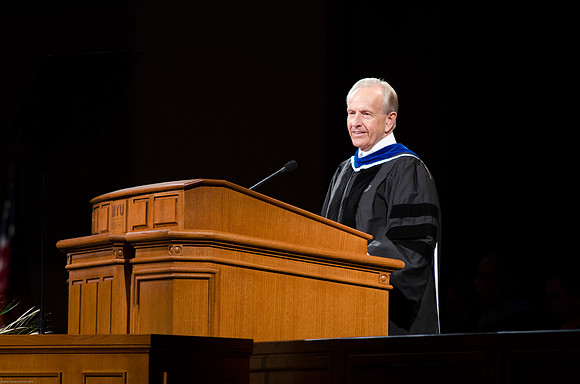 Elder W. Craig Zwick, of the First Quorum of the Seventy, speaks to graduates at the Fall Graduation Commencement Ceremony.