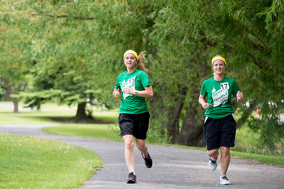 This year's Temple to Temple relay attracted over 400 participants.