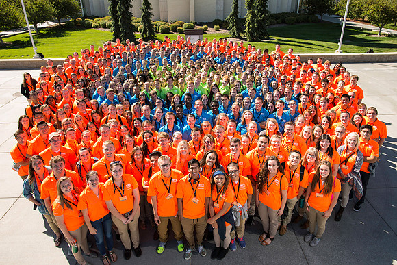 Student Support ready to meet and greet incoming freshman for Get Connected.