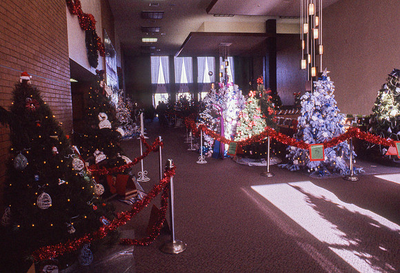 Christmas Tree Lane, 1990