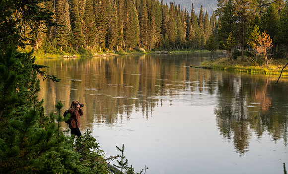 Photo excursion, hike along the river to Coffee Pot rapids.