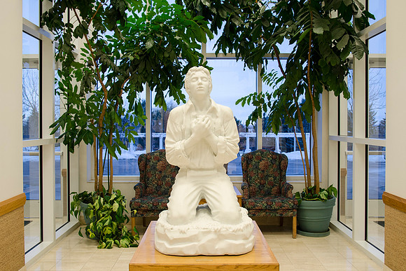 Statue in the Hinckley Building.