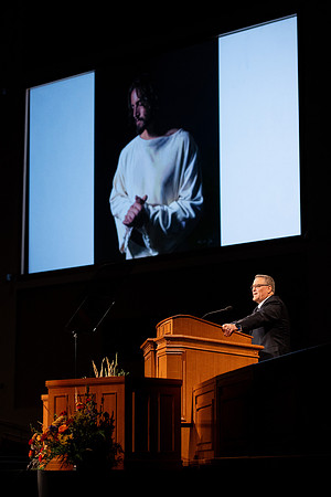 Richard Whiting speaks at the BYUI Devotional.