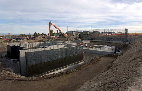 051024TempleConst_4605