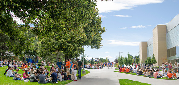 Students and I-team leaders around BYU-Idaho campus eating lunch