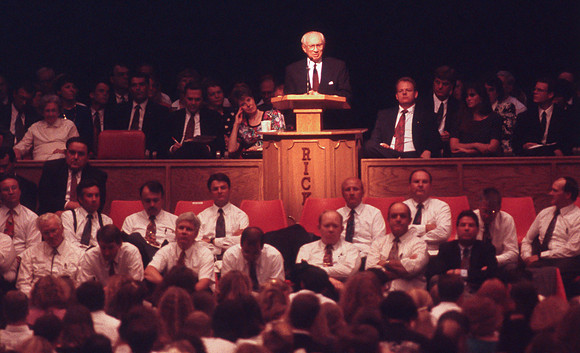 Gordon B. Hinckley speaking at Rick's College.