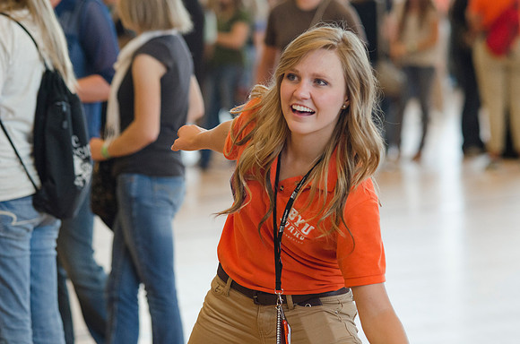 BYU-Idaho students volunteering as get connected student leadership with incoming freshman