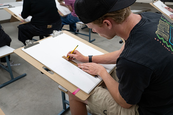 Students in drawing 1 class.