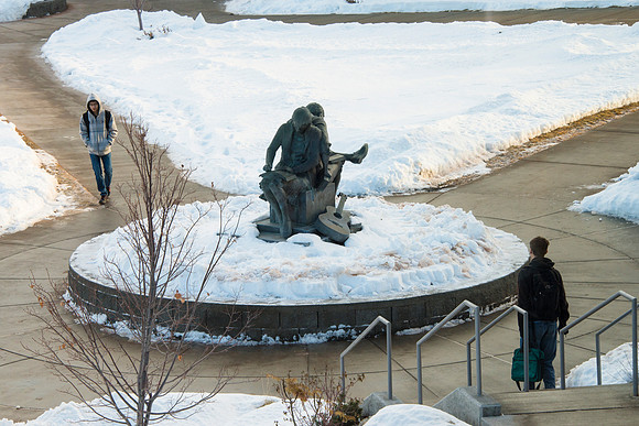 Student's on Campus and Campus Scenery from the first week of Winter Semester.