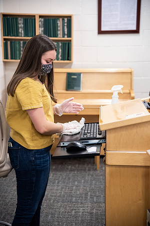 Students sanitizing Oct 2020