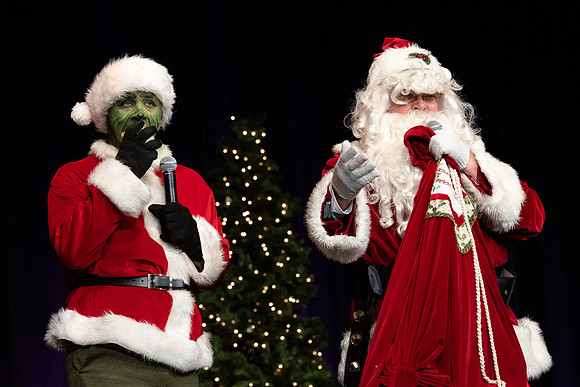Sound Alliance and Vocal Union perform Swinging Christmas in the Hart Gym.