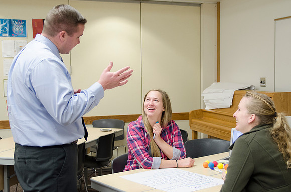 Jeff Pulsipher, of the Teacher Education Falcuty, instructs his Elementary Education Practicum Class.