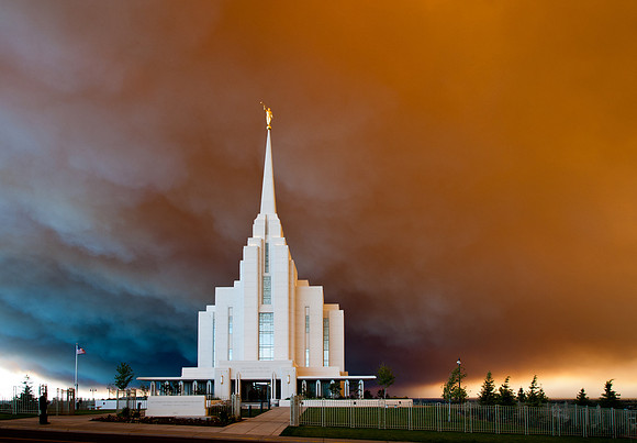 An 110,000 acre fire West of Rexburg with high wind gusts sends a dark eerie cloud over Rexburg.