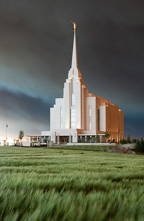 An 110,000 acre fire West of Rexburg with high wind gusts sends a dark eerie cloud over Rexburg.
