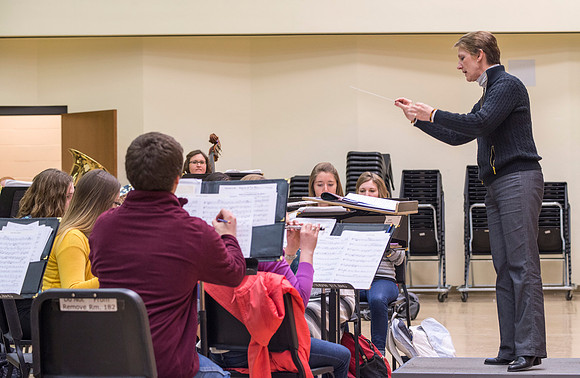 Diane Soelberg directs the Symphony Band during a class rehearsal.