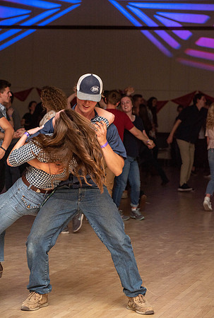 Country dancing - June 2022