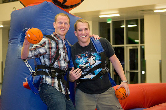 Students kick of the new semester at I-Night.