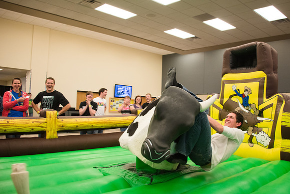 Students kick of the new semester at I-Night.