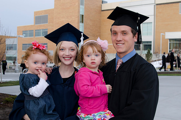 Dallas and Carissa Abrams withthier two daughters Oaklie and Amaya