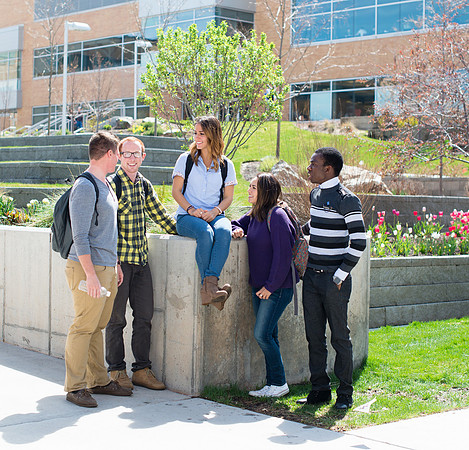 Students gather in the amphitheater the first week of Spring Semester.