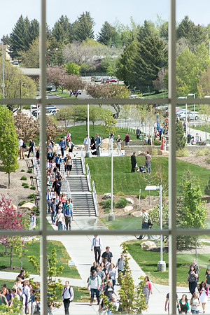 Students make their way from the Taylor Quad to the I-Center to attend Devotional.