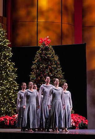 At the BYU-Idaho Christmas, the university dance department, choirs and orchestra, came together with guest artists Canadian Brass for a beautiful and uplifting show.
