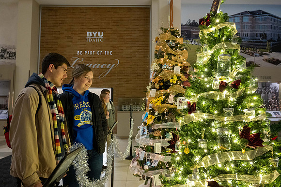 Campus Christmas - Nov 2022