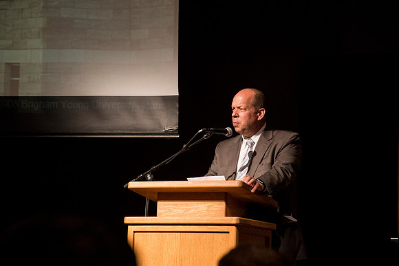 Sid Palmer presented the Faculty Development Report during the banquet.