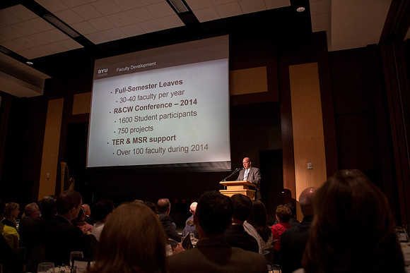 Sid Palmer presented the Faculty Development Report during the banquet.