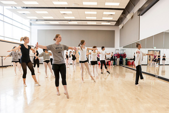A ballet dance class taught by Patricia Dienhart.