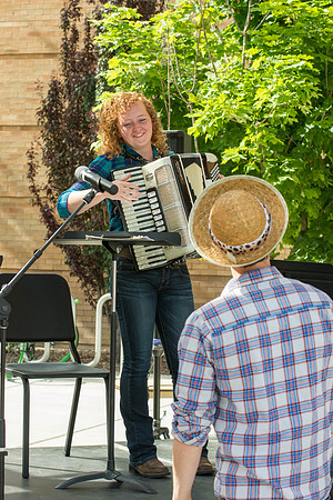 The Brazilian harvest festival, organized by students, featured music games and dancing.