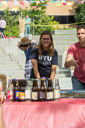 The Brazilian harvest festival, organized by students, featured music games and dancing.