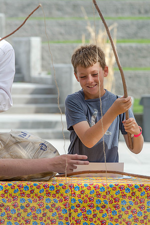 The Brazilian harvest festival, organized by students, featured music games and dancing.