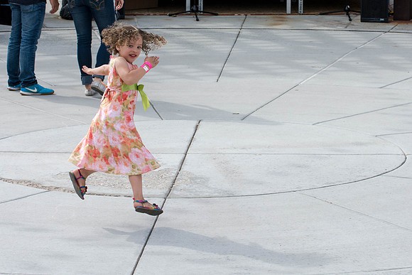 The Brazilian harvest festival, organized by students, featured music games and dancing.