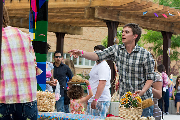 The Brazilian harvest festival, organized by students, featured music games and dancing.