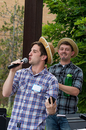 The Brazilian harvest festival, organized by students, featured music games and dancing.