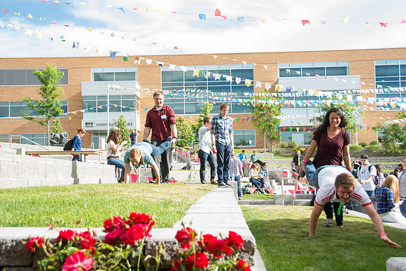 The Brazilian harvest festival, organized by students, featured music games and dancing.
