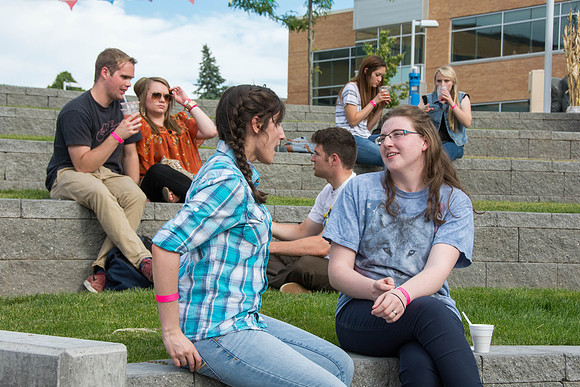 The Brazilian harvest festival, organized by students, featured music games and dancing.