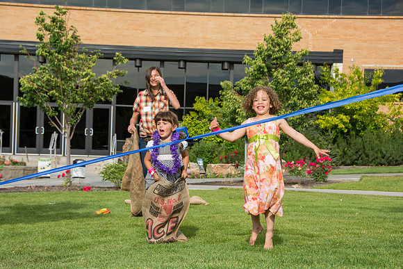 The Brazilian harvest festival, organized by students, featured music games and dancing.
