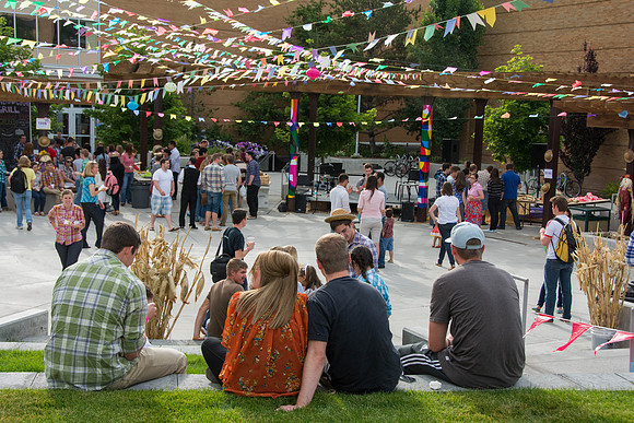 The Brazilian harvest festival, organized by students, featured music games and dancing.