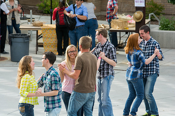 The Brazilian harvest festival, organized by students, featured music games and dancing.