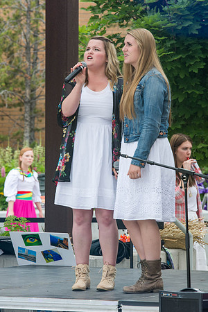 The Brazilian harvest festival, organized by students, featured music games and dancing.