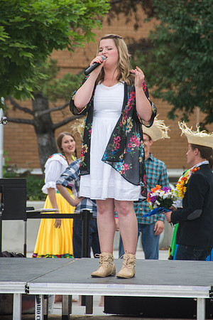 The Brazilian harvest festival, organized by students, featured music games and dancing.