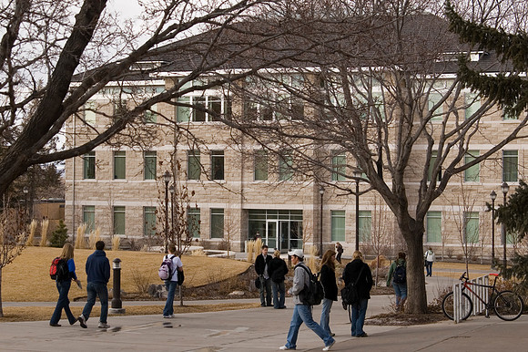 Students between classes, Spori Building