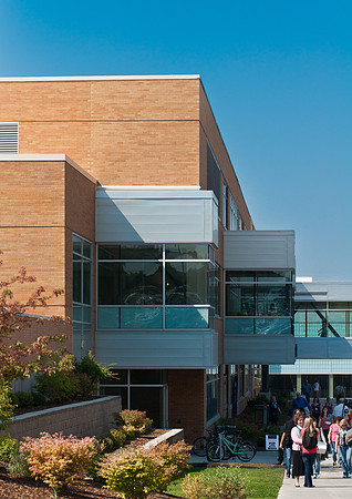 Northeast side of the Manwaring Center during new student orientation and move-in day.