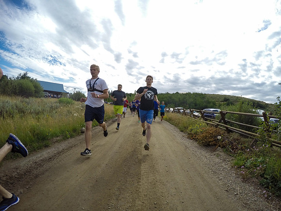 The Viking Race, held by wellness activities, is a great way to go outside with friends and school mates and have fun on an adventurous run.