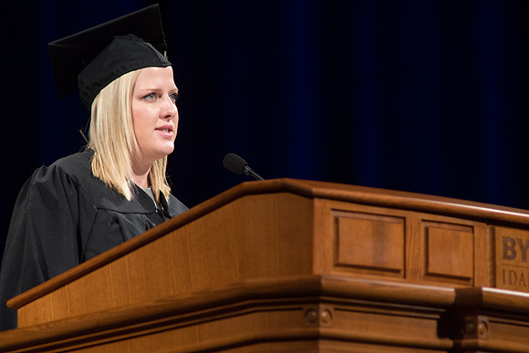 Kadie Foster, Paramedicine Graduate, speaks to fellow graduates.