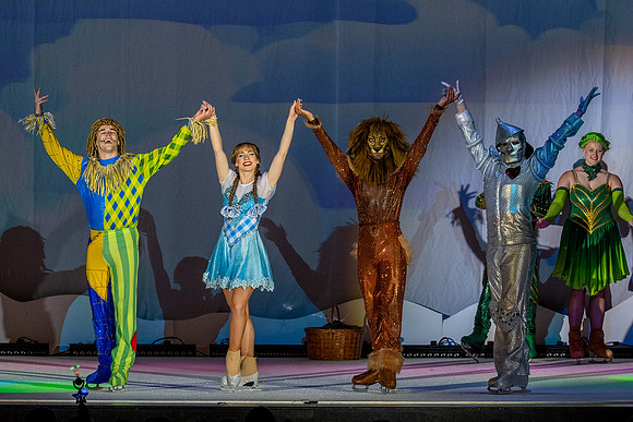 Wizard of Oz on Ice Center Stage Apr 2026